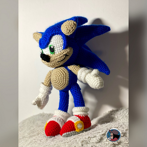Amigurumi Blue Hedgehog - Jeanna Giorgi - CaptainCrochetFR