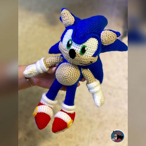 Amigurumi Blue Hedgehog - Jeanna Giorgi - CaptainCrochetFR