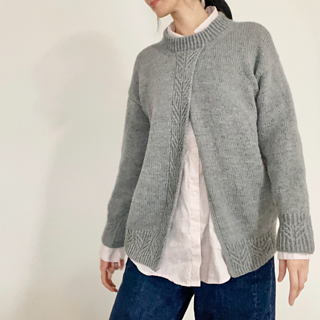 A modified version with a longer length.
Yarn : Sonder Yarn Co. Sunday morning DK, Stormy Weather