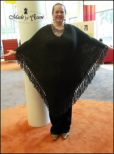 Zilla's Basis Poncho photo 3