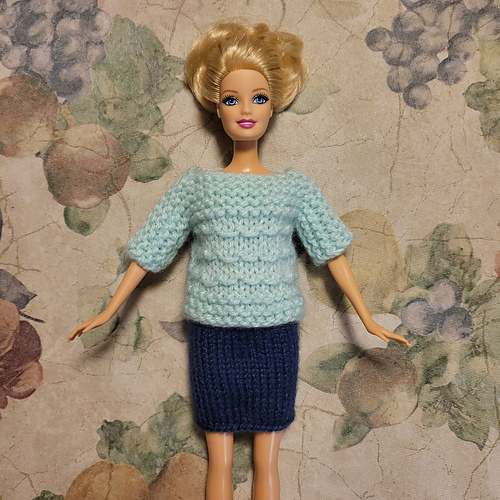 Ravelry Barbie In The Pink pattern by taffylass knits