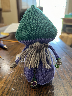 June gnome finished!:smile::heart::partying_face:. Thistlefizz Luminshade