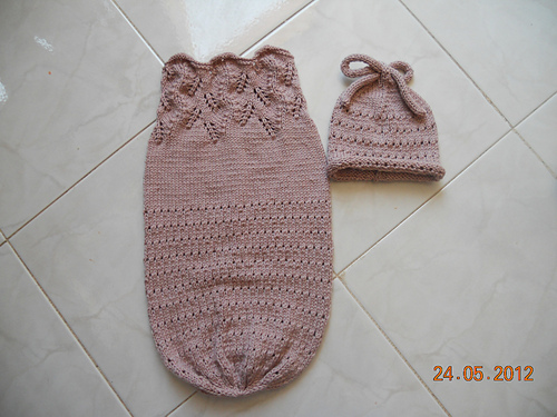 Old Pink Baby Hat & Cocoon photo 1