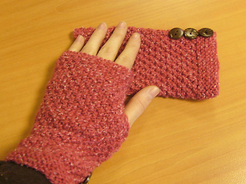 sunny snood and mittens photo 3