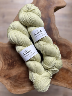 IRIDA-Merinowolle, 350m/100g 
Hellgrün