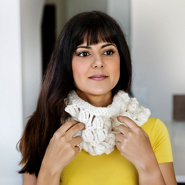 Ravelry: Winter Fluff Cowl pattern by Leelee Knits