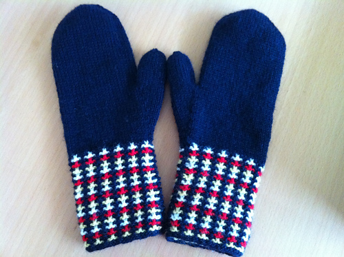 p11 Three-fingered Gloves 다른 모습 1