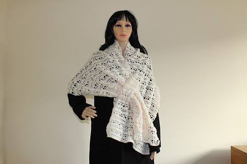 Shell Tuck Shawl photo 2