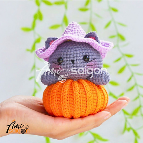 Halloween Pumpkin Cat