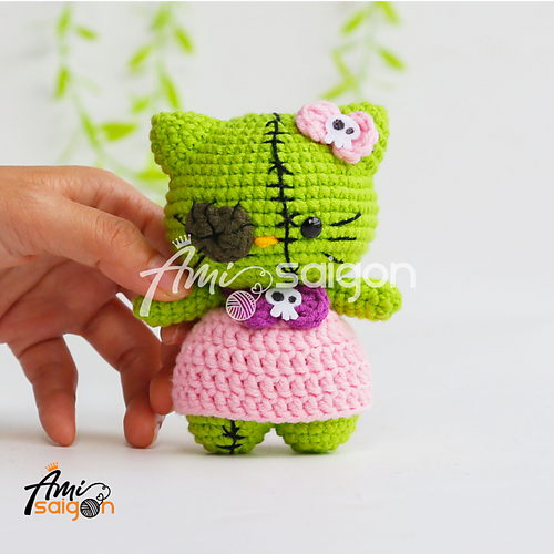 Hello Kitty Halloween Outfit