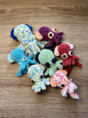 Ravelry: Ruby the Hummingbird Bobtail Squid pattern by Angel Seery