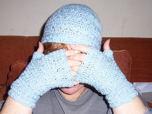 Suzies Hat & Fingerless Mitts photo 1