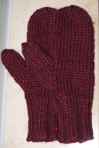 Easy Mittens in Stockinette Stitch photo 5
