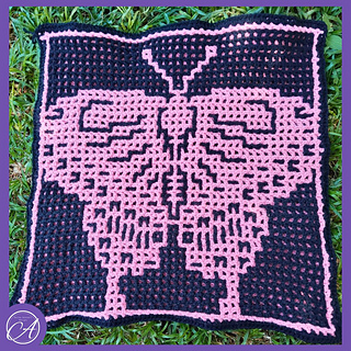 Interlocking crochet sample by Henriette Van Wyck