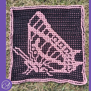 Interlocking crochet sample by Henriette Van Wyck