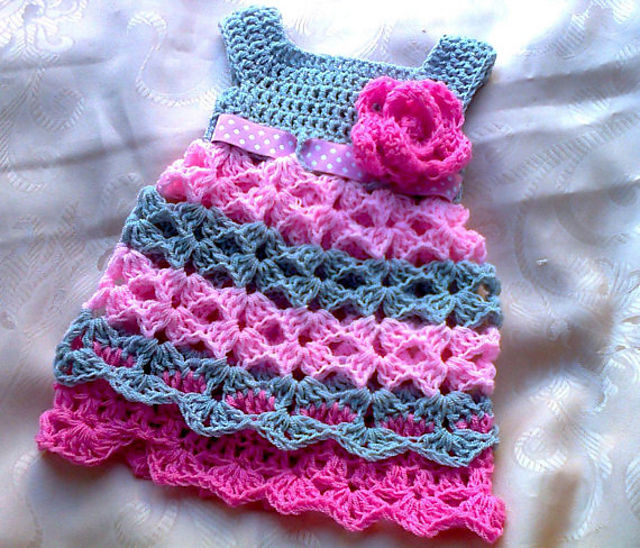 Ravelry Pink gray baby dress pattern pattern by Andree Tünde