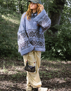 The model is 174 cm tall and wears a size M-L.