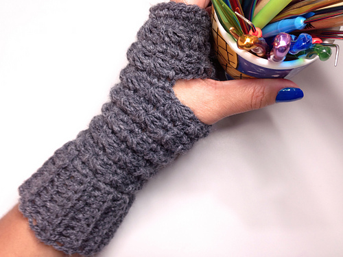 Star Stitch Fingerless Gloves photo 2