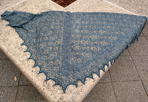 Ravelry: Kelly pattern by Julie Harris