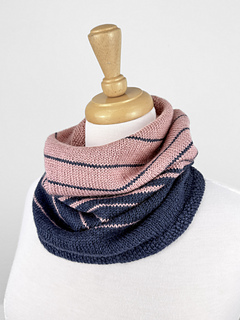 Tidelines Cowl in Sandnes Garn Alpakka Silke.