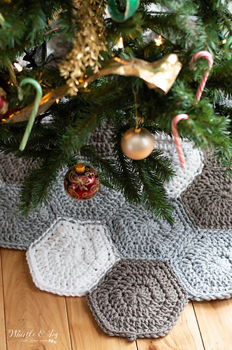 Hexagon Tree Skirt photo 2