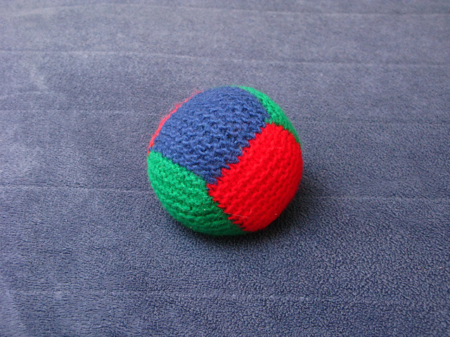 Ravelry: Ball from a Cube pattern by Linda Skolnik and Janice MacDaniels
