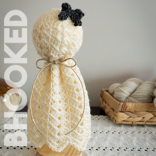 Farmhouse Crochet Ghost