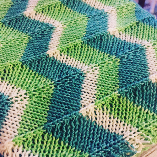 Enkelt chevronstripe-sjal - bybookwormknitting