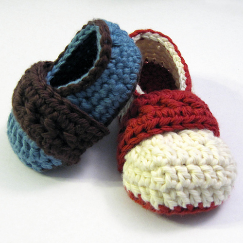 Ravelry Strapping Boy Baby Booties pattern by Briana Olsen