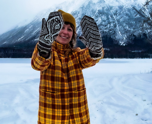 Ravelry: Halibut Mittens pattern by Caitlin Hunter