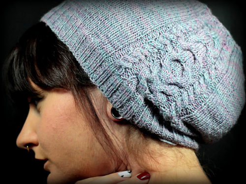 Slouch – a cable knit hat photo 1