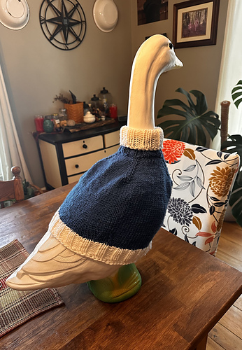 Goostavo Porch Goose Sweater photo 2