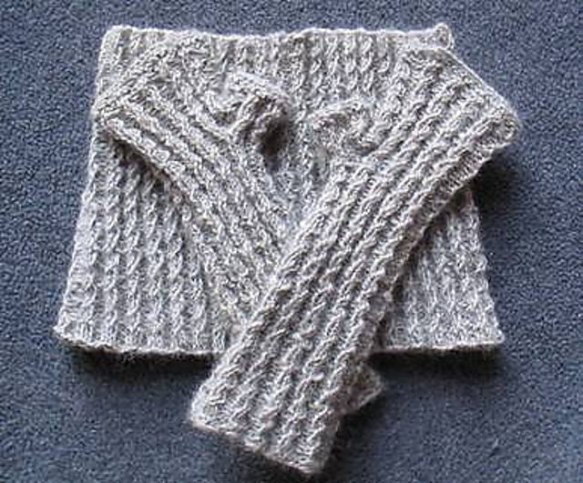 Ravelry MiniRib Neck Gaiter and Mitts pattern by Anne Podlesak