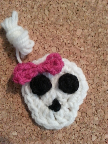 Easy Girly Skull with Bow Applique photo 1