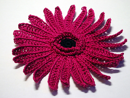 Ravelry: Gerbera Flower pattern by Camelia Shanahan