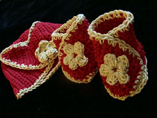 245 Baby Hat and Booties Asian Style with Flowers photo 1