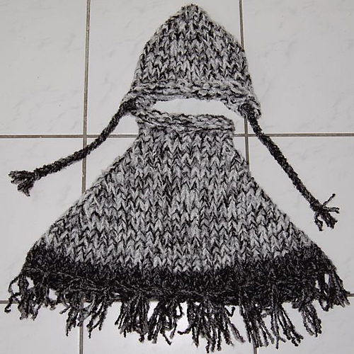 231 - Mini poncho, bonnet et moufles photo 2