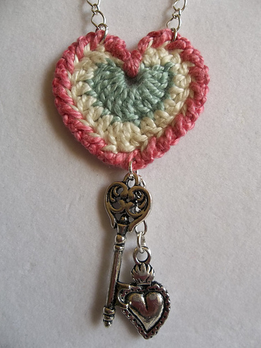 Crocheted Heart Necklace photo 2