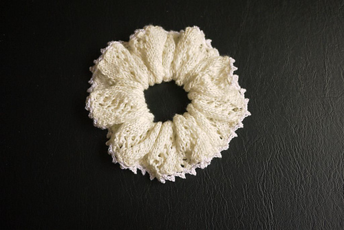 #121b Lace scrunchie photo 1