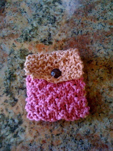 Ravelry: Easy Little Pouch pattern by Thistledown Knits