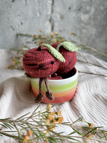 Little Knit Apples