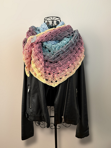 Triangular Scarf "Diopatra"