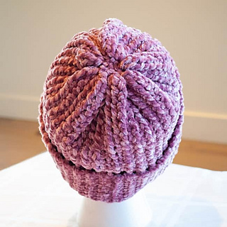 Ravelry: Velvet Hat pattern by Suzanne 