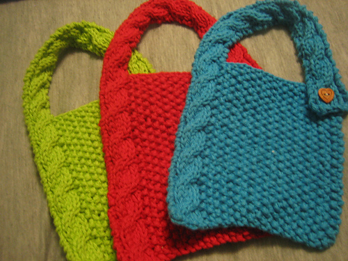 Modern Cabled Baby Bib 다른 모습 2