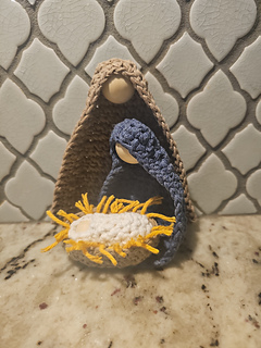 Mary, Joseph and Baby Jesus in Manger Crochet Pattern