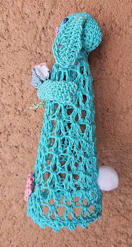 Side view of modern bunny pattern