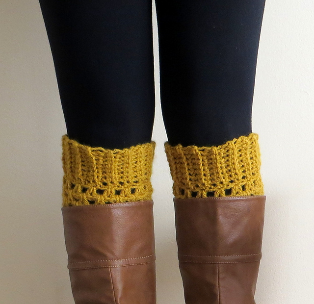 Ravelry Ribbed Boot Cuff Leg Warmers pattern by Salem Wolf Designs