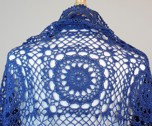 Elegant Motif Shawl photo 10