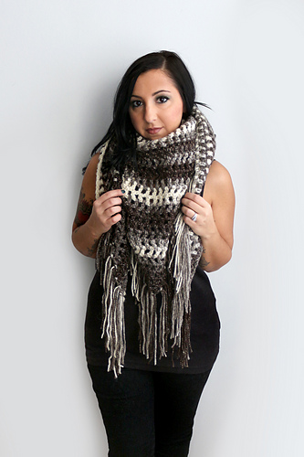 Chunky Fringe Shawl photo 4