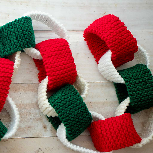 Ravelry Easy Chain Garland pattern by Gina Michele